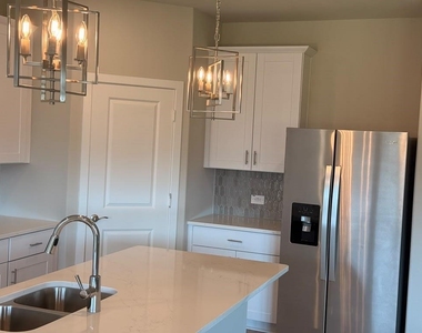 1313 Winters Way - Photo Thumbnail 5