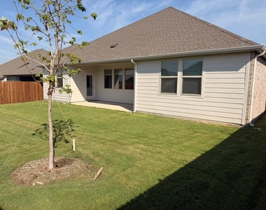 1313 Winters Way - Photo Thumbnail 23