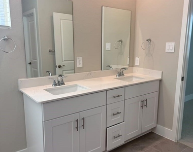 1313 Winters Way - Photo Thumbnail 15