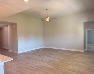 1313 Winters Way - Photo Thumbnail 7