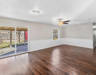 3241 Oak Timber Drive - Photo Thumbnail 4