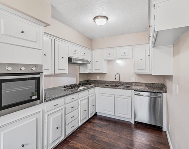 3241 Oak Timber Drive - Photo Thumbnail 5