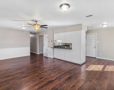 3241 Oak Timber Drive - Photo Thumbnail 3