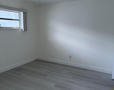 6211 Sw 37th Street - Photo Thumbnail 3