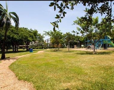 739 Ne 13th Court - Photo Thumbnail 10