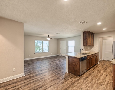 3216 Cherry Lane - Photo Thumbnail 6