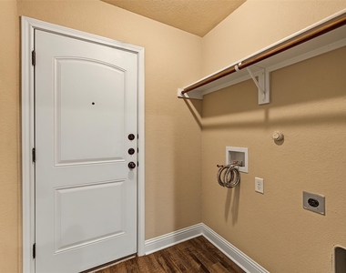 3216 Cherry Lane - Photo Thumbnail 10
