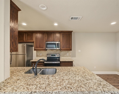 3216 Cherry Lane - Photo Thumbnail 8