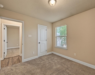 3216 Cherry Lane - Photo Thumbnail 16