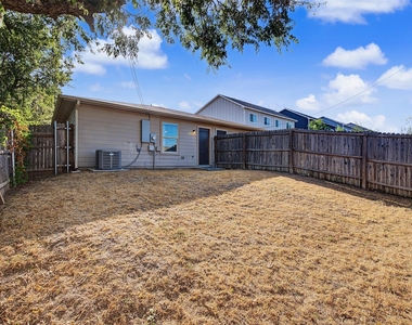 3216 Cherry Lane - Photo Thumbnail 24
