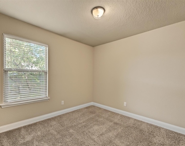 3216 Cherry Lane - Photo Thumbnail 12
