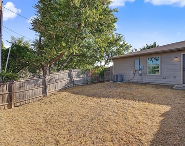 3216 Cherry Lane - Photo Thumbnail 23