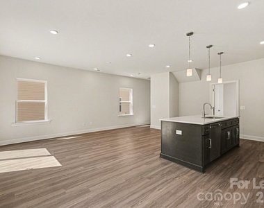 562 W Wilson Avenue - Photo Thumbnail 18