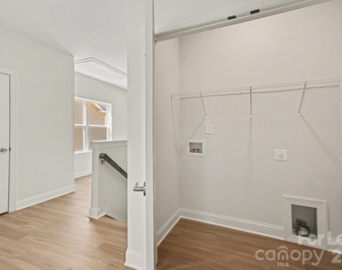 562 W Wilson Avenue - Photo Thumbnail 27