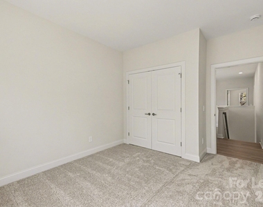 562 W Wilson Avenue - Photo Thumbnail 30