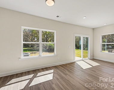 562 W Wilson Avenue - Photo Thumbnail 21