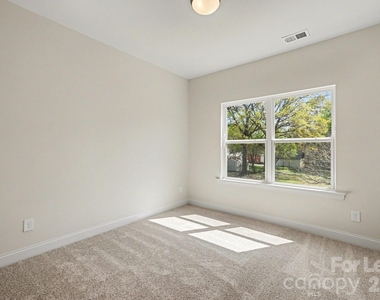 562 W Wilson Avenue - Photo Thumbnail 26