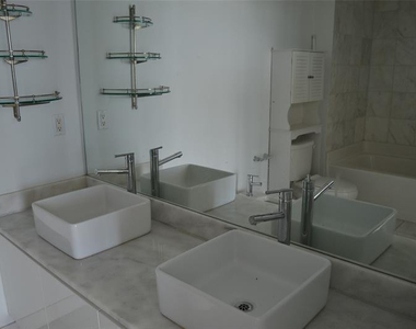 601 Ne 36th Street - Photo Thumbnail 2