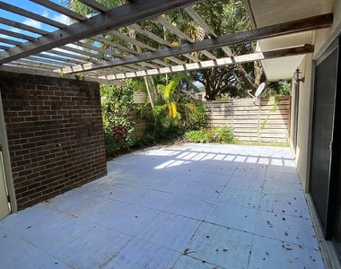 1522 15th Terrace - Photo Thumbnail 1