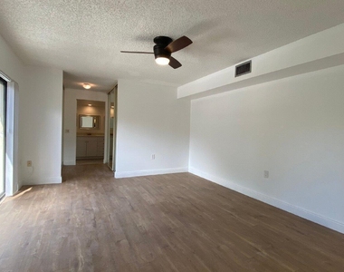 1522 15th Terrace - Photo Thumbnail 6