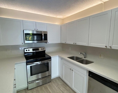 1522 15th Terrace - Photo Thumbnail 2