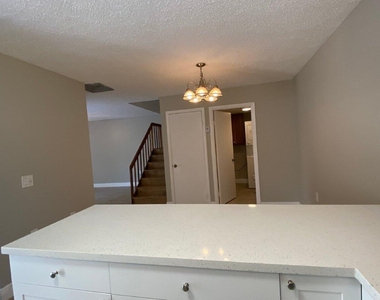 1522 15th Terrace - Photo Thumbnail 3