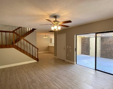 1522 15th Terrace - Photo Thumbnail 4