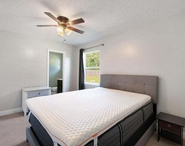 2456 Se Melaleuca Boulevard - Photo Thumbnail 6