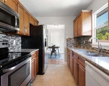 2456 Se Melaleuca Boulevard - Photo Thumbnail 1