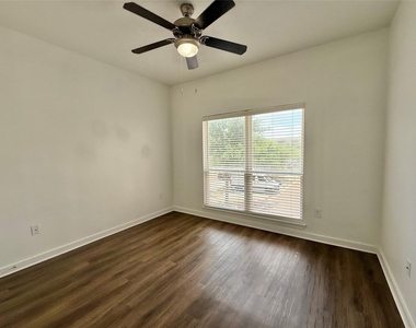 6740 Windhaven Parkway - Photo Thumbnail 8