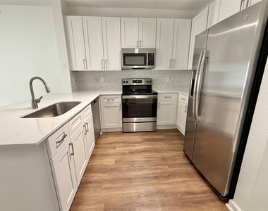 6740 Windhaven Parkway - Photo Thumbnail 5