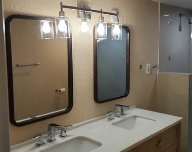 18515 Nw 42nd Place - Photo Thumbnail 7