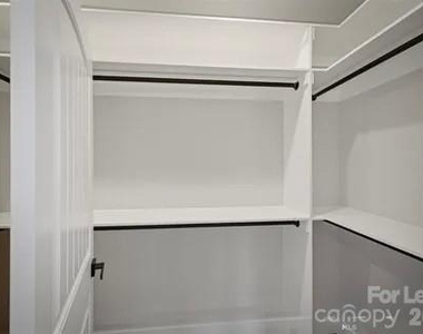 917 Overlook Drive Sw - Photo Thumbnail 6