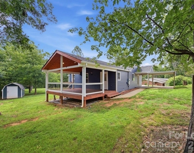 1515 Berkley Street Sw - Photo Thumbnail 2