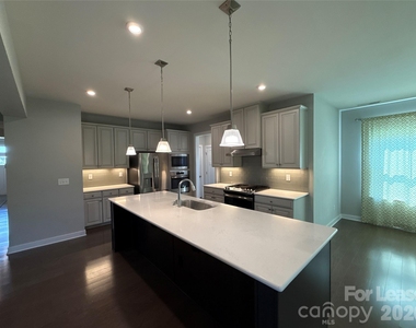 14012 Sunnyhill Grove Road - Photo Thumbnail 6