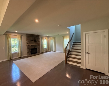 14012 Sunnyhill Grove Road - Photo Thumbnail 4