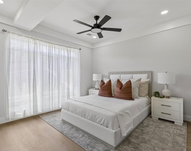 810 Premier Parkway - Photo Thumbnail 2