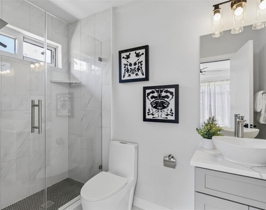 810 Premier Parkway - Photo Thumbnail 4