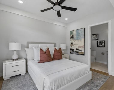 810 Premier Parkway - Photo Thumbnail 3