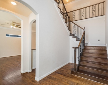 5456 Longview Street - Photo Thumbnail 2