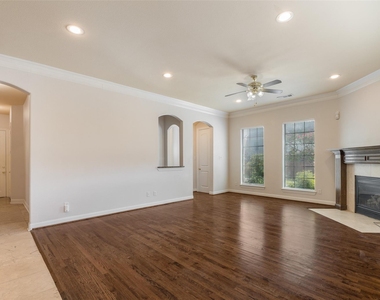 5456 Longview Street - Photo Thumbnail 4