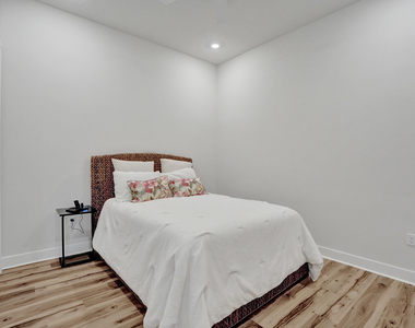8334 W Blue Spring Drive - Photo Thumbnail 32