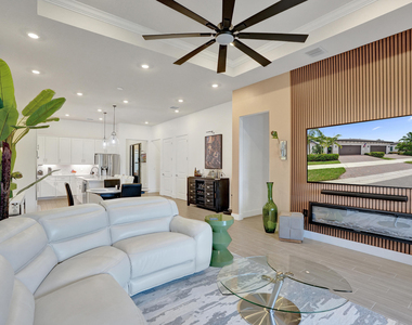 8334 W Blue Spring Drive - Photo Thumbnail 12