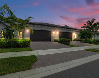 8334 W Blue Spring Drive - Photo Thumbnail 49