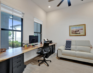 8334 W Blue Spring Drive - Photo Thumbnail 15