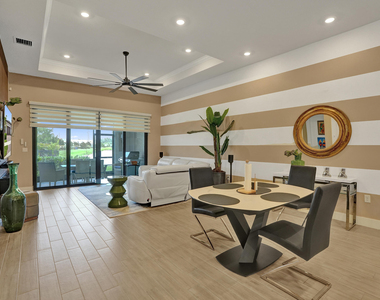8334 W Blue Spring Drive - Photo Thumbnail 2