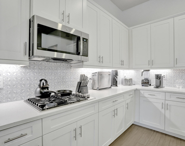 8334 W Blue Spring Drive - Photo Thumbnail 9