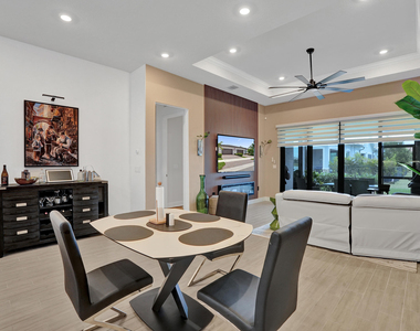 8334 W Blue Spring Drive - Photo Thumbnail 16