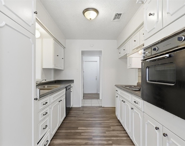 125 N Jessup Street - Photo Thumbnail 4