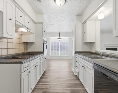 125 N Jessup Street - Photo Thumbnail 3